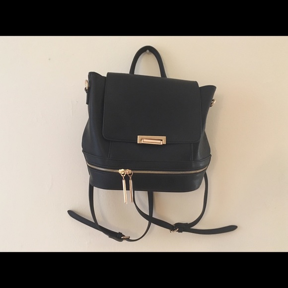 *SOLD* Aldo's faux leather backpack - Picture 1 of 4