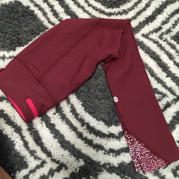 Lulu lemon tight stuff reflection