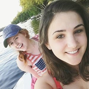 Meet your Posher, Leah