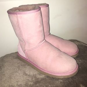 Pink uggs
