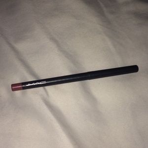 Mac lip liner