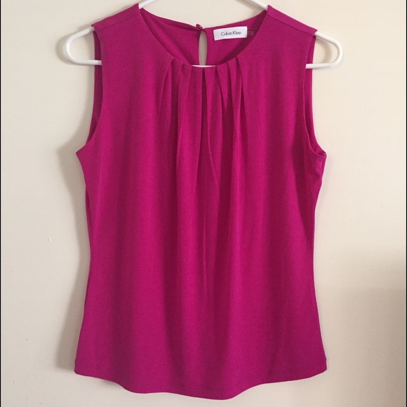 BOGO $8 tops!! NWOT Calvin Klein top!