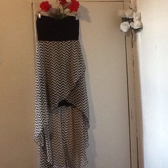 NWOT BLACK/ White Dress Fits like PETITE LARGE
