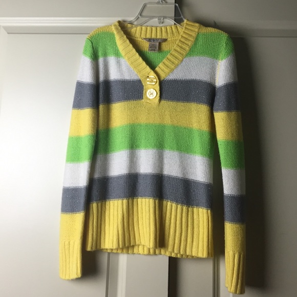 Super cozy sweater perfect for autumn season!