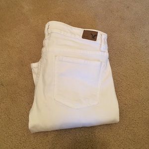 EUC white ae skinny jeans!!