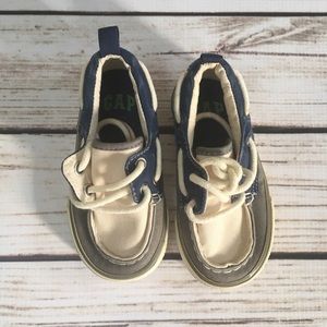 ⚜️Boy's GAP Boat Shoes. New. Size 6T