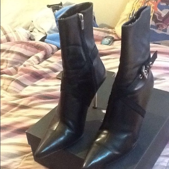 Burberry  black boots - Picture 2 of 8