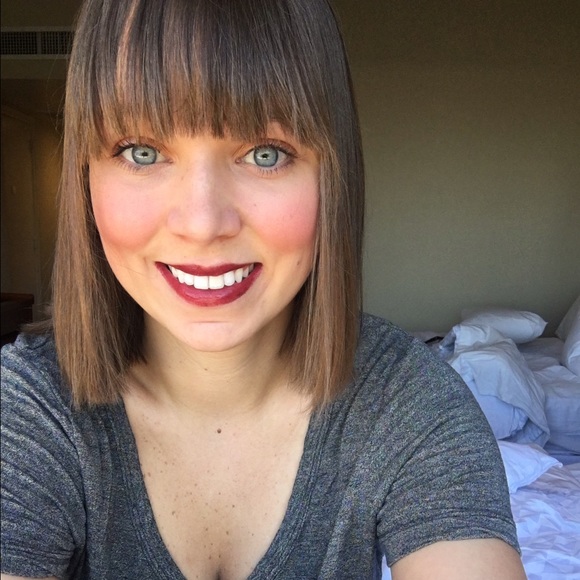 Meet your Posher, Cierra - Picture 2 of 2