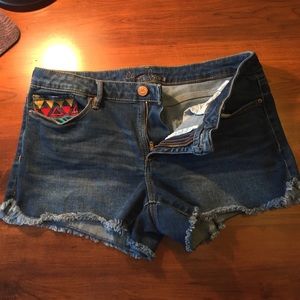 Size 8/10 Chip & Pepper Tribal Cutoff Shorts