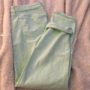Mint colored skinny crop Gap denim size 31 tall
