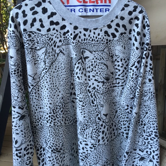 Animal print sweatshirt by Forever 21 - Picture 1 of 3