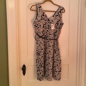 Motherhood Maternity Dress with black belt