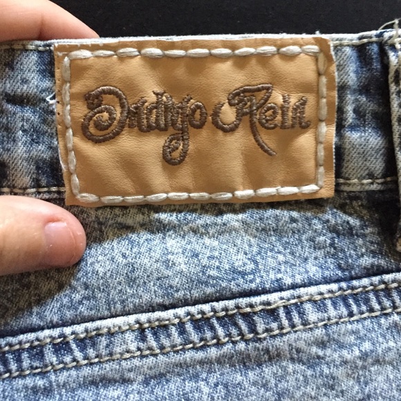 Aztec pattern shorts. - Picture 3 of 4