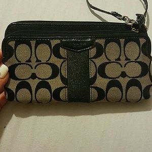 Coach wristlet wallet