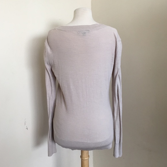 Banana Republic V-Neck Sweater in Oatmeal - Picture 3 of 4