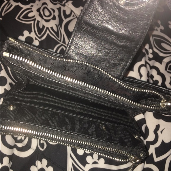 Purse - Picture 2 of 3