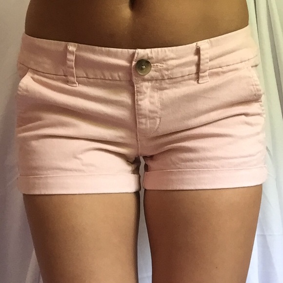 Light pink American eagle shorts