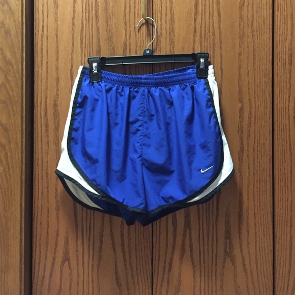 Nike tempo short medium