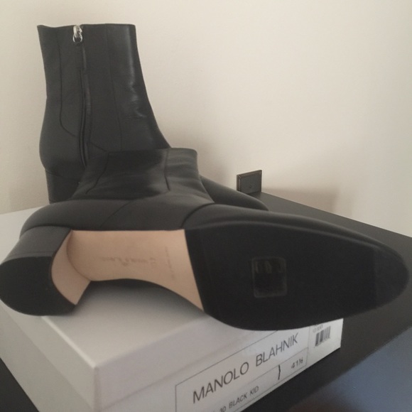 New Manolo Blahnik Tagnopla Boots - Picture 3 of 3