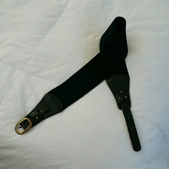 Francesca's Deep Forest Green Stretch Belt - Picture 1 of 4