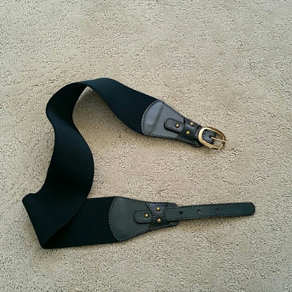 Francesca's Deep Forest Green Stretch Belt - Picture 3 of 4