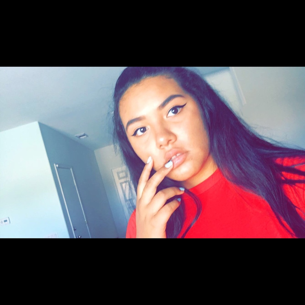 Meet your Posher, Iris