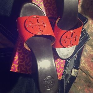 Tory BURCH patty wedge size 9
