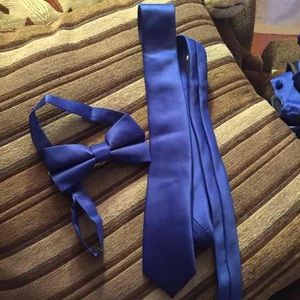 Tie and bow tie set