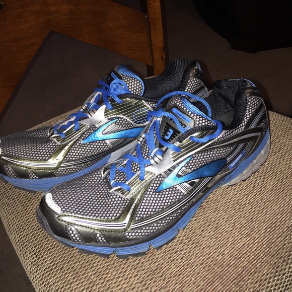 Running shoes used once.