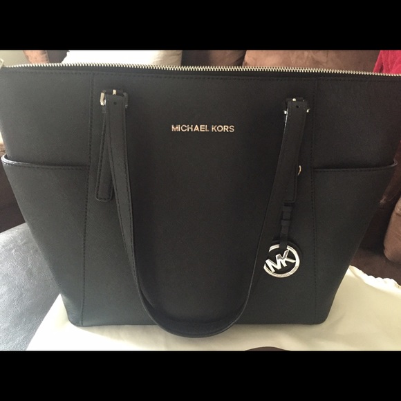 Michael Kors Jet Set East West Zip Tote
