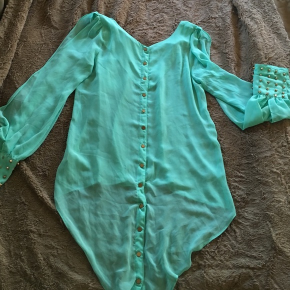 Top 👚 - Picture 2 of 4
