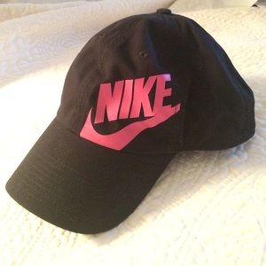 Black and Pink Nike Baseball Cap