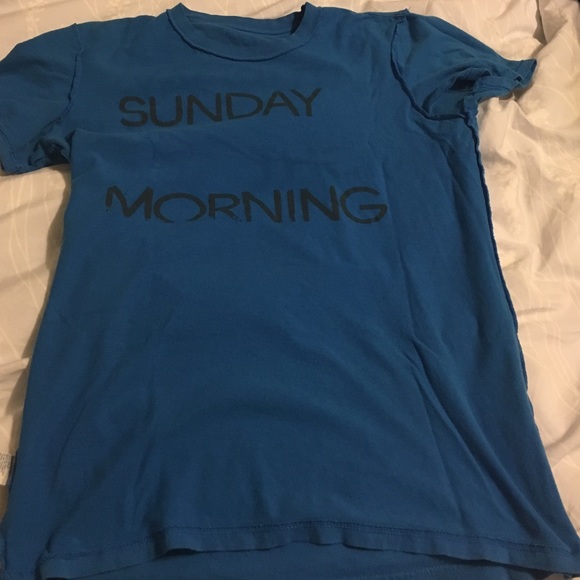 American Eagle T-shirt - Picture 2 of 2