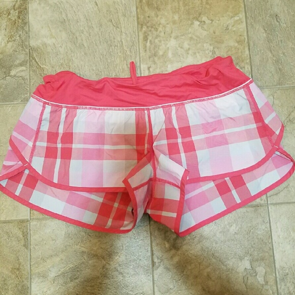 lululemon athletica Pants - LULULEMON Sz 10 Coral Plais Running Shorts
