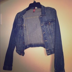 Cropped denim jacket