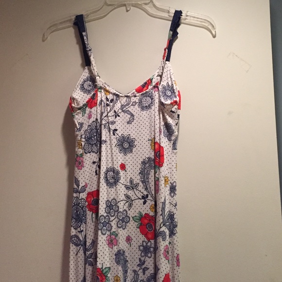 Guess dress! - Picture 2 of 3
