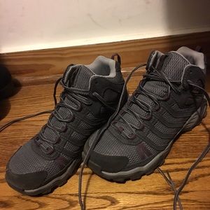 Columbia hiking boots