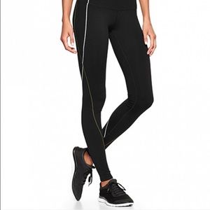 Gap gFast black contrast stitch leggings in M
