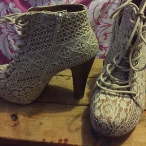 ONLY WORN ONCE! Tan Women's high heel booties