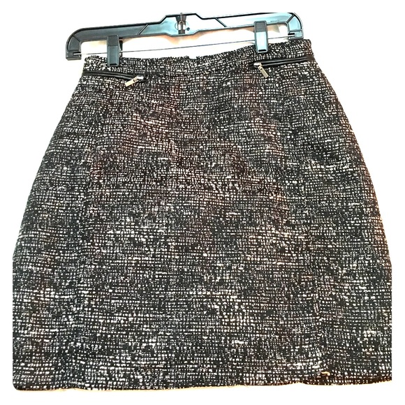 H&M Dresses & Skirts - Grey/black/white tweed mini skirt H&M Dresses & Skirts - Grey/black/white tweed mini skirt