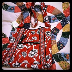 Nwt Deco Daisy Crossbody Hipster