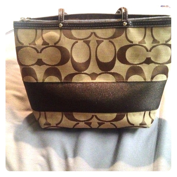 Coach Handbags - Coach tote