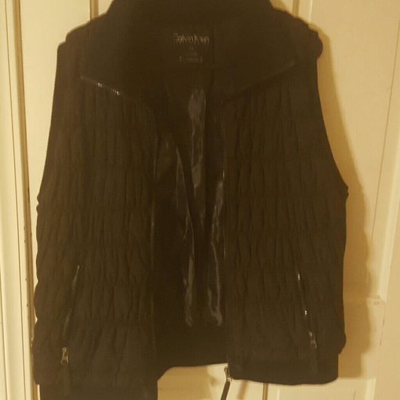 Gorgeous Calvin Klein jacket (w/smartphone pocket)