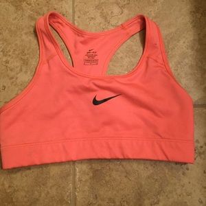 Small women's Nike sports bra!!