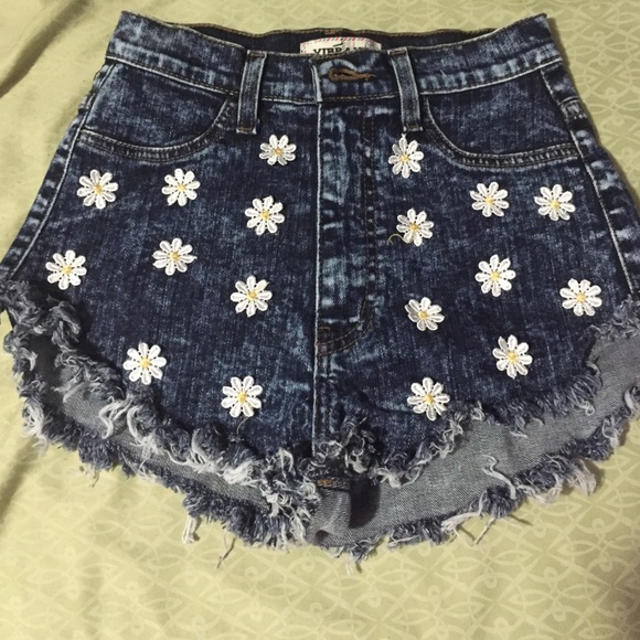 High waisted shorts - Picture 1 of 1