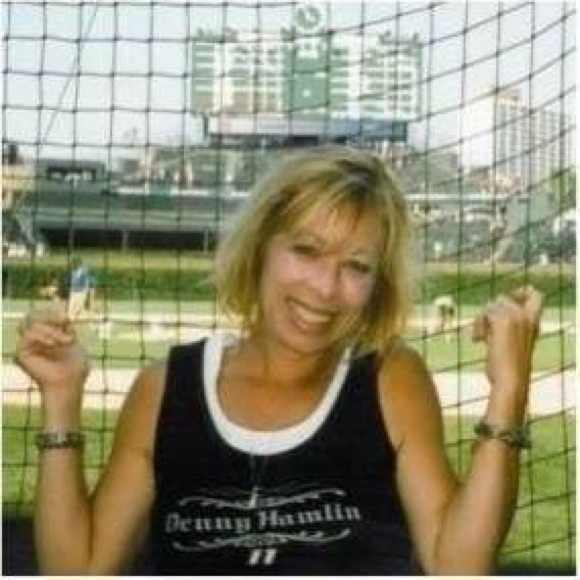 Meet your Posher, Laura 😻 - Picture 2 of 2