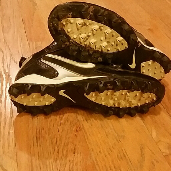 Men's Nike cleats size 8 - Picture 2 of 2