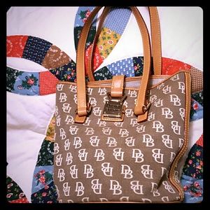 Dooney & Bourne shoulder bucket bag
