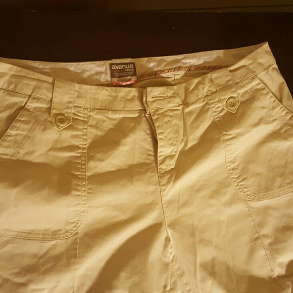 Avenue Chino capris