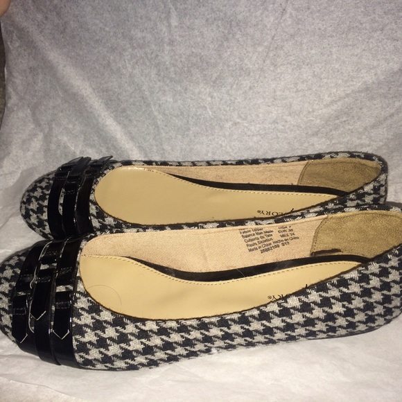 Houndstooth Flats